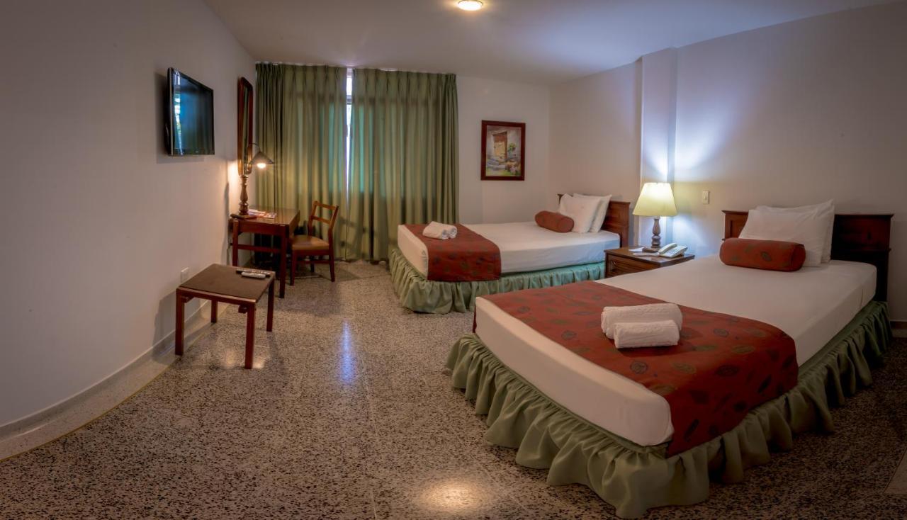 Hotel Chicala ネイバ エクステリア 写真