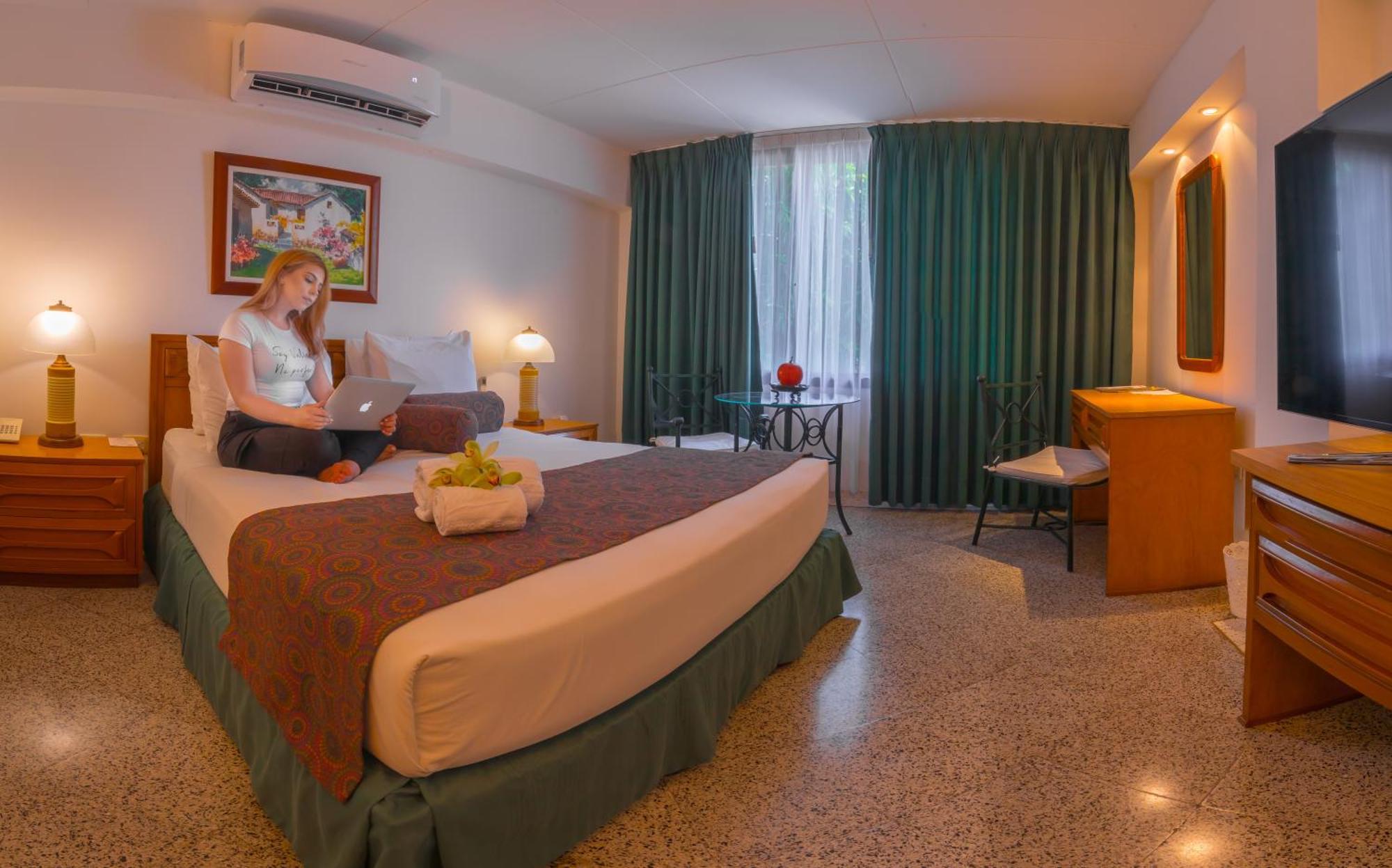 Hotel Chicala ネイバ エクステリア 写真