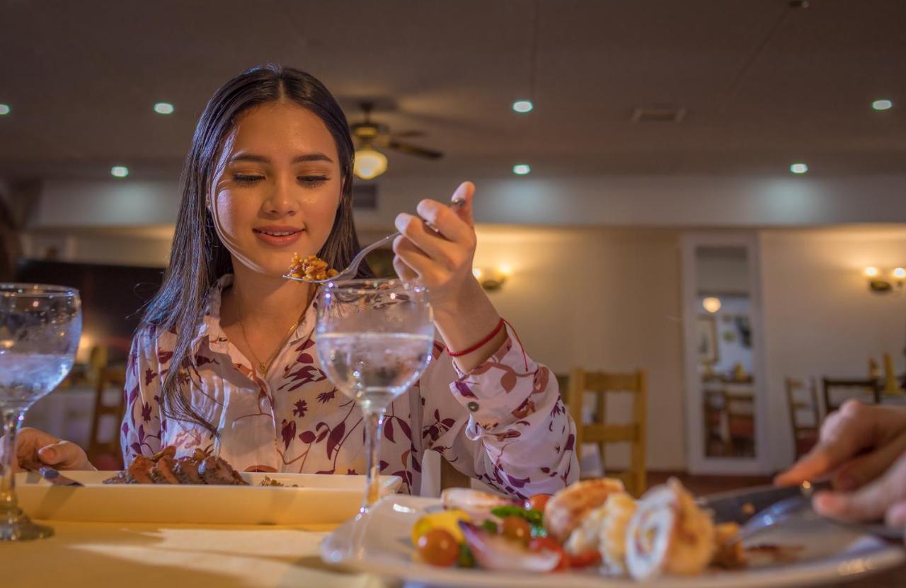 Hotel Chicala ネイバ エクステリア 写真